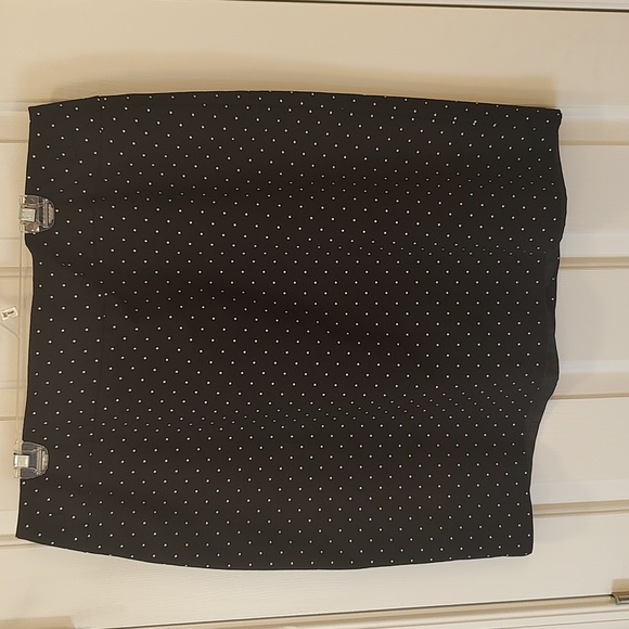 Liz Claiborne Dresses & Skirts - Liz Claiborne Skirt Size 18 Black Polka Dot